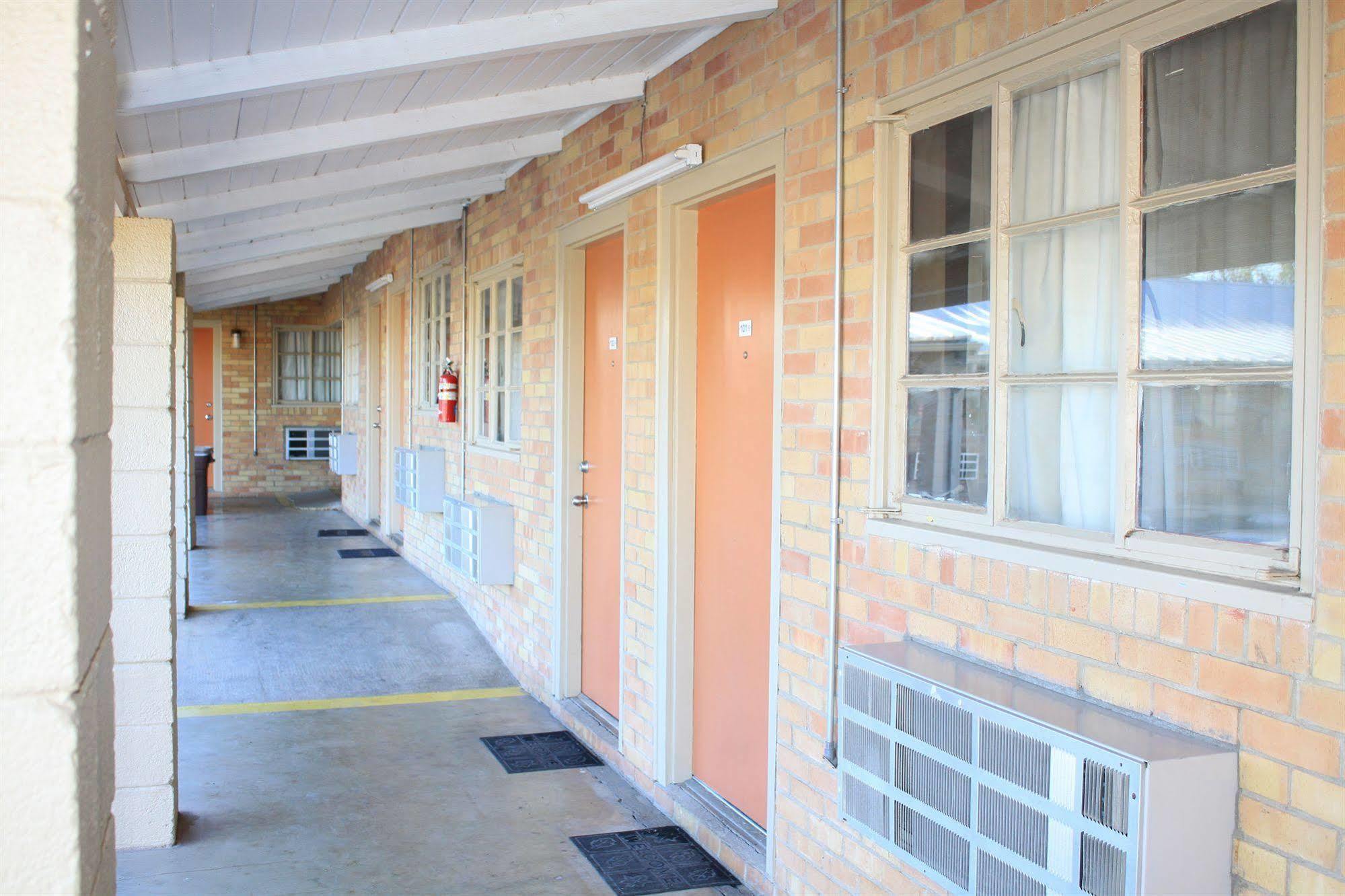 Sun Valley Motel Junction Exterior photo
